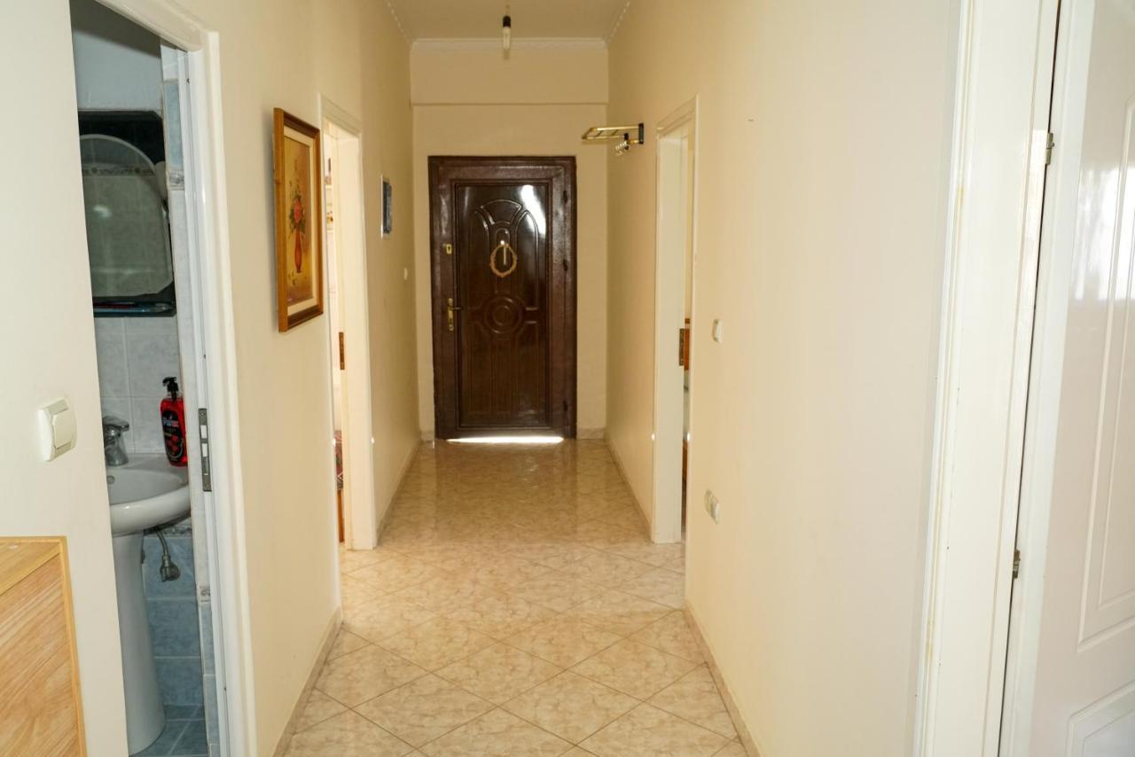 Connie'S Apartments ساراندا المظهر الخارجي الصورة